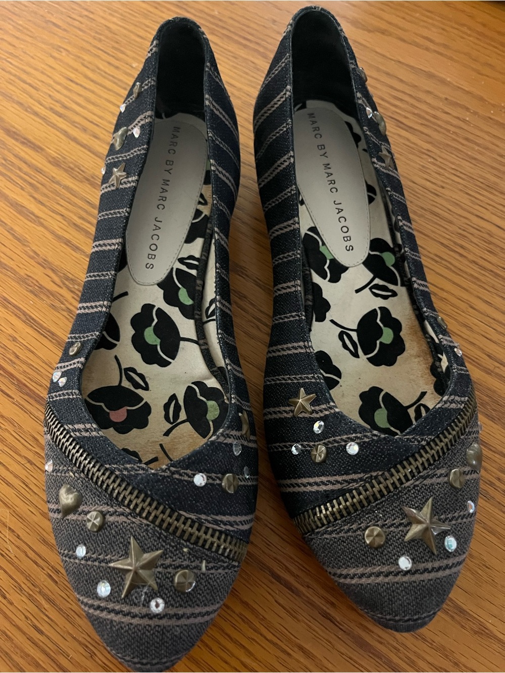 Marc by Marc Jacob get detailed Kitten Heel Flats Size 5